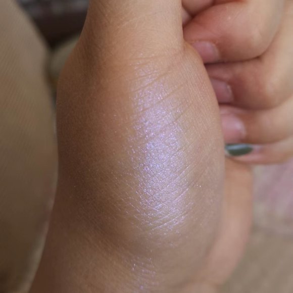 Ciaté London Dewy Blush & Colourpop Highlighter Duo - Picture 3 of 4